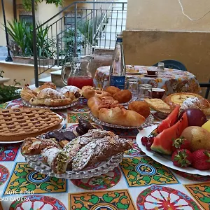 Il Melograno Antico Con Terrazza E Giardino Frühstückspension